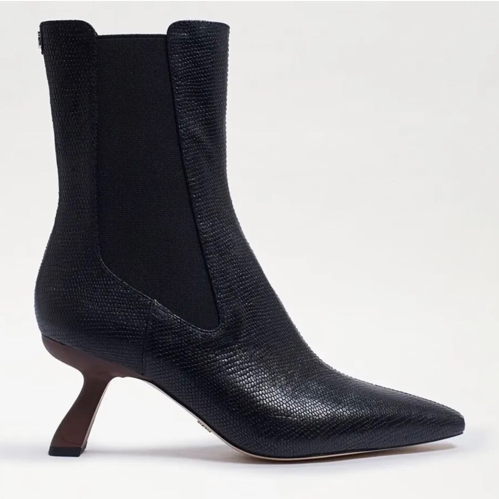 Sam Edelman Leather Booties soft reptilian pattern pull on.fits size 7 or 7.5